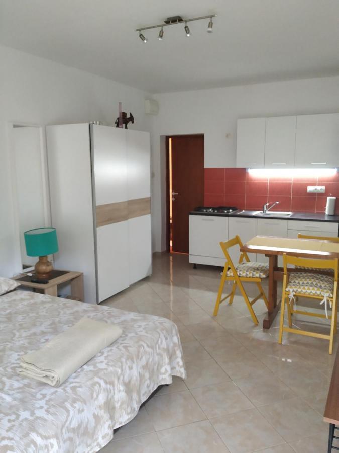 Studio Apartman Violeta II - 50M From The Beach Trogir Dış mekan fotoğraf