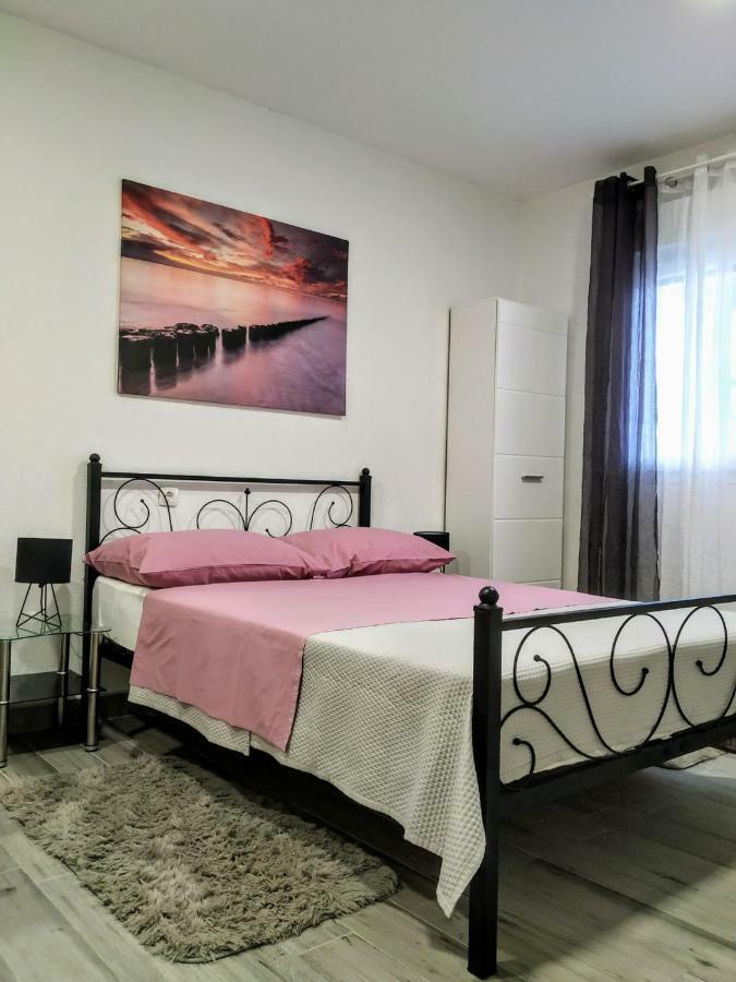 Studio Apartman Violeta II - 50M From The Beach Trogir Dış mekan fotoğraf