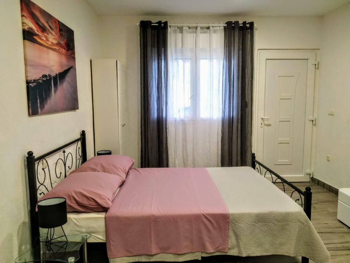 Studio Apartman Violeta II - 50M From The Beach Trogir Dış mekan fotoğraf