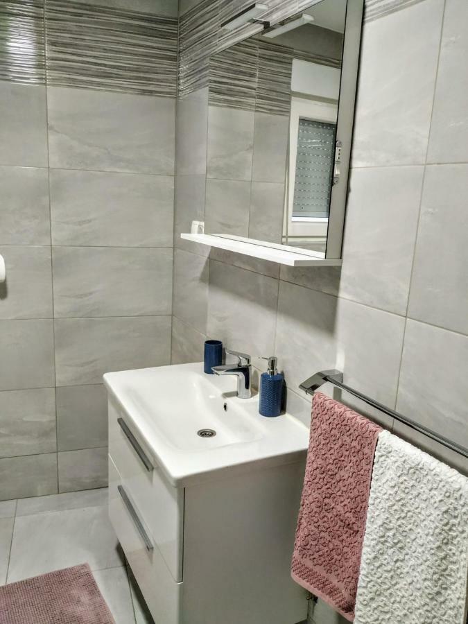 Studio Apartman Violeta II - 50M From The Beach Trogir Dış mekan fotoğraf